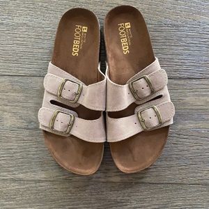 NWOT White Mountain Footbeds Helga Sandals